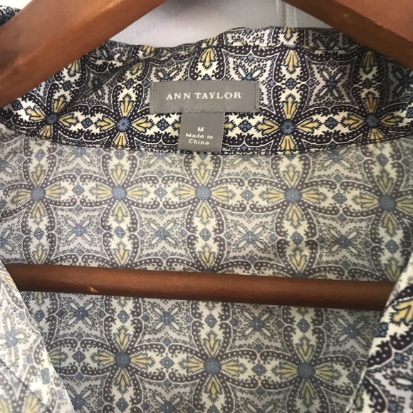 Ann Taylor Silk Button Down Paisley Blouse M - Picture 6 of 6